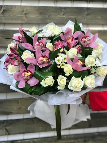 Букет цветов из: Розы и Хризантемы в Нартан