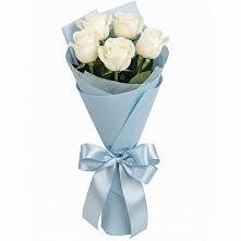 Букет 5 Белых роз Проуд в Нартан