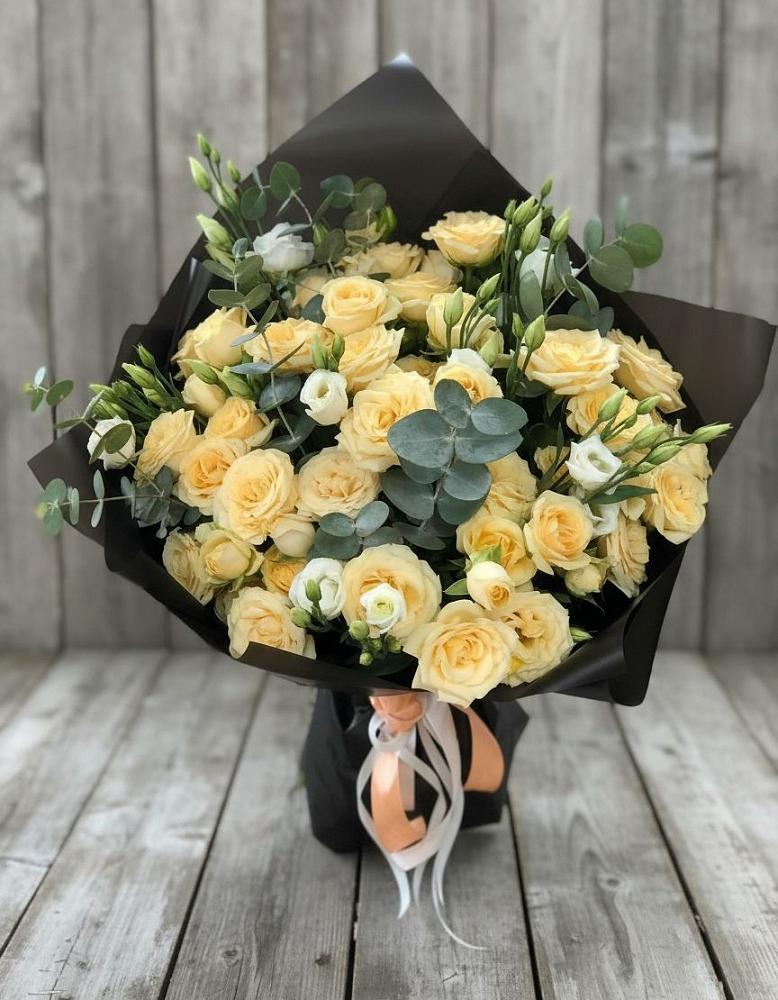 Букет цветов из: Розы и Лизиантусы в Нартан