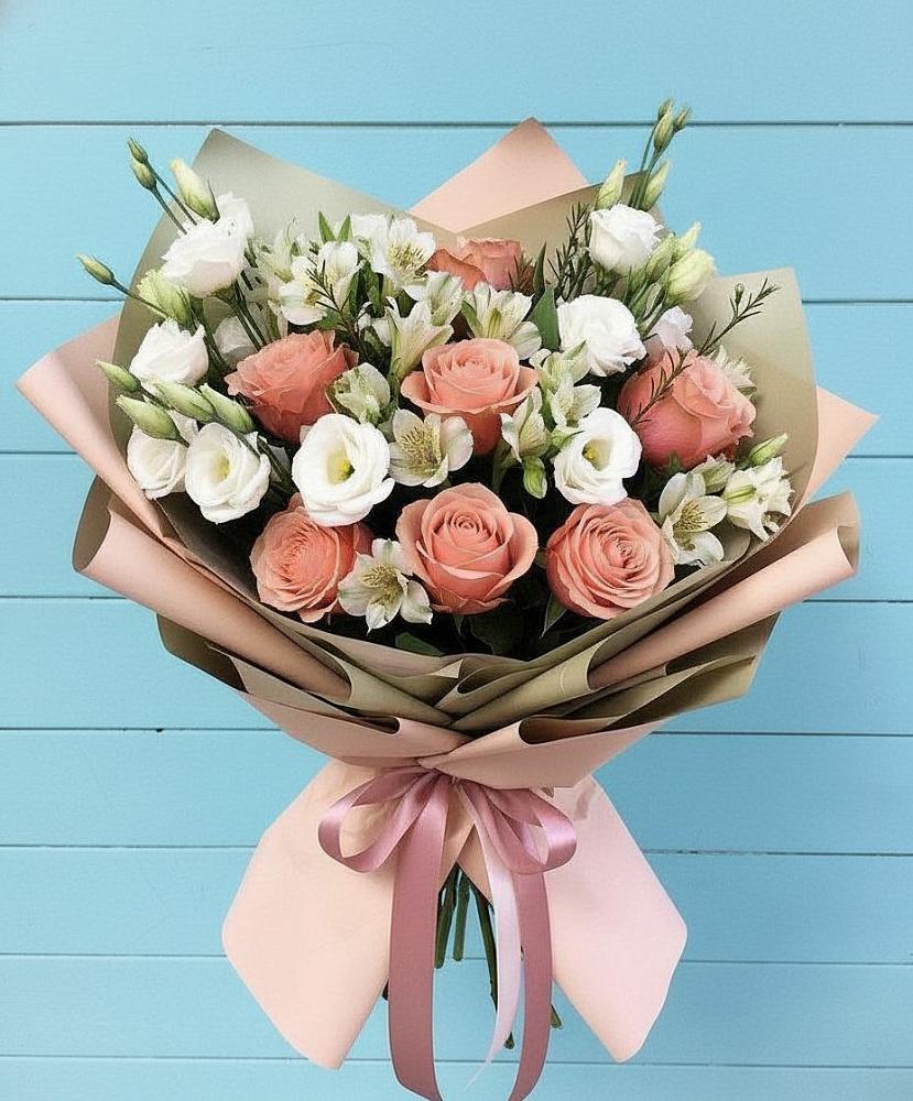 Букет цветов из: Розы, Альстромерии и Лизиантусы в Нартан