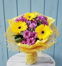 Букет цветов из:  Хризантемы и Герберы в Нартан