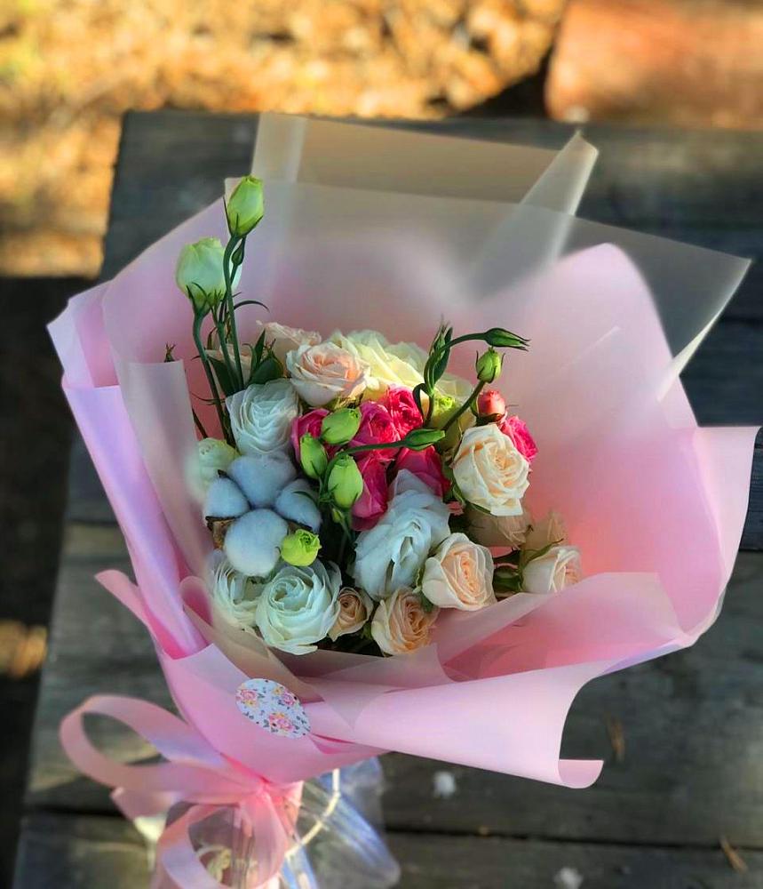 Букет цветов из: Розы и Лизиантусы в Нартан