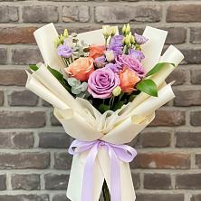 Букет цветов из:  Лизиантусы и Розы в Нартан