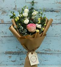 Букет цветов из:  Розы и Лизиантусы в Нартан