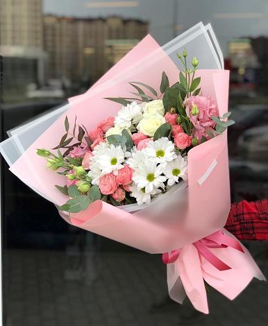 Букет цветов из: Розы, Лизиантусы и Хризантемы в Нартан