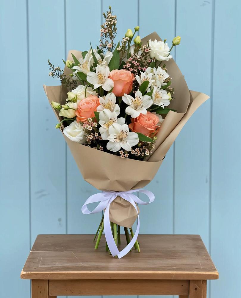 Букет цветов из: Альстромерии, Лизиантусы, Розы и Хризантемы в Нартан