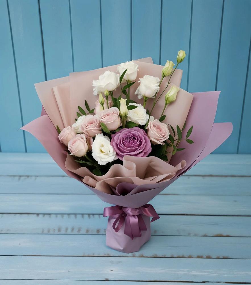 Букет цветов из: Розы и Лизиантусы в Нартан